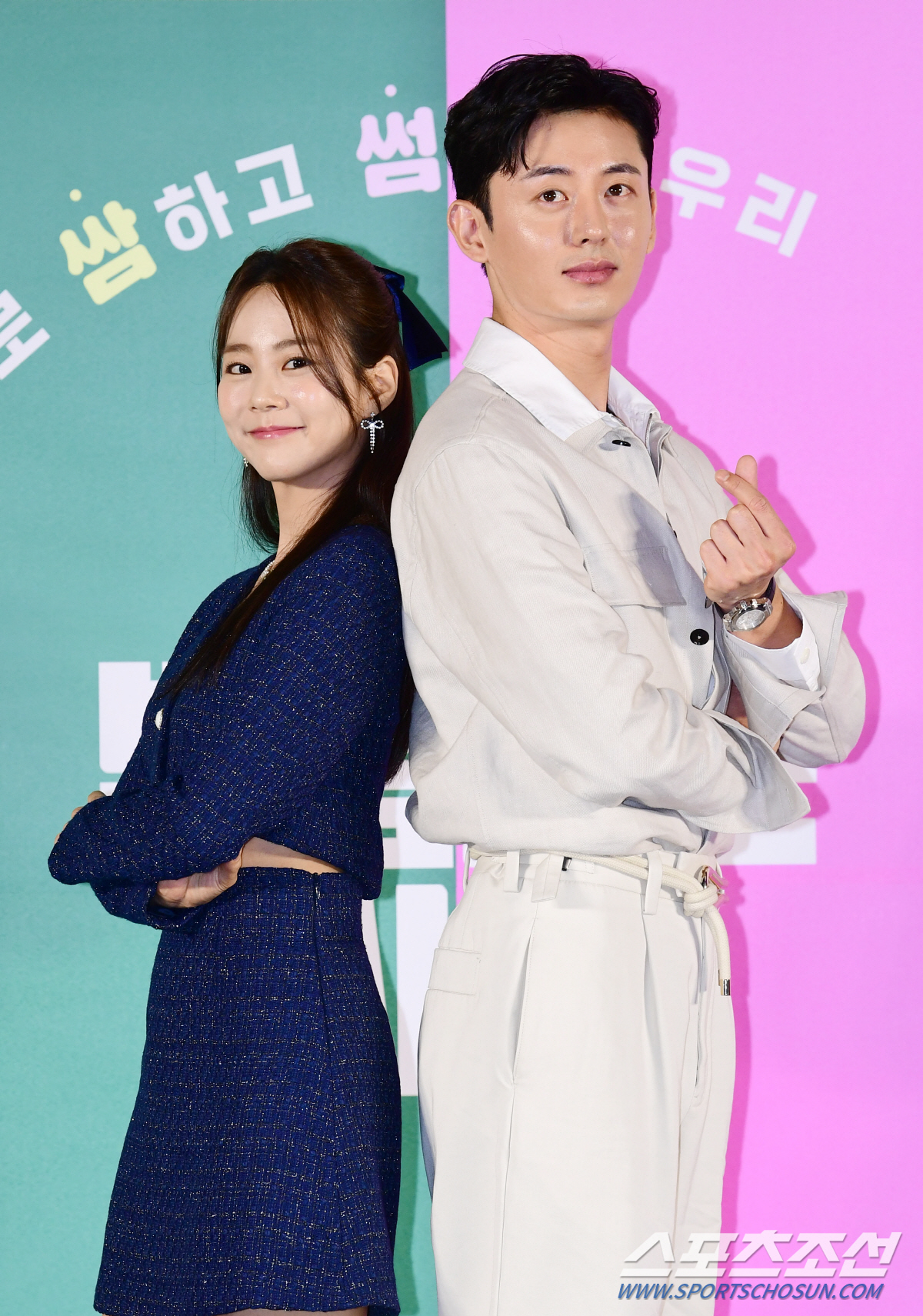 [SC현장] "벽보고 소통"…'빈틈없는 사이' 이지훈-한승연, 창과 방패…