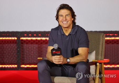 (서울=연합뉴스) 류효림 기자 = 배우 톰 크루즈가 29일 서울 송파구 롯데시네마 월드타워점에서 열린 영화 '미션임파서블: 데드 레코닝 파트원' (미션 임파서블 7) 기자간담회에서 인사말을 하고 있다. 2023.6.29 ryousanta@yna.co.kr