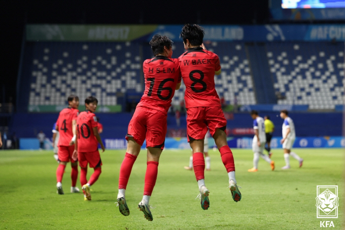 '21년만의 우승 보인다' 변성환호, 우즈벡 1대0으로 꺾고 U-17 아…