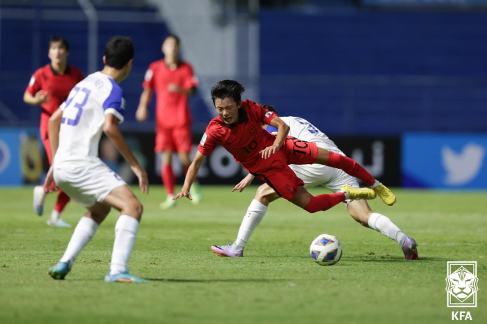 '21년만의 우승 보인다' 변성환호, 우즈벡 1대0으로 꺾고 U-17 아…