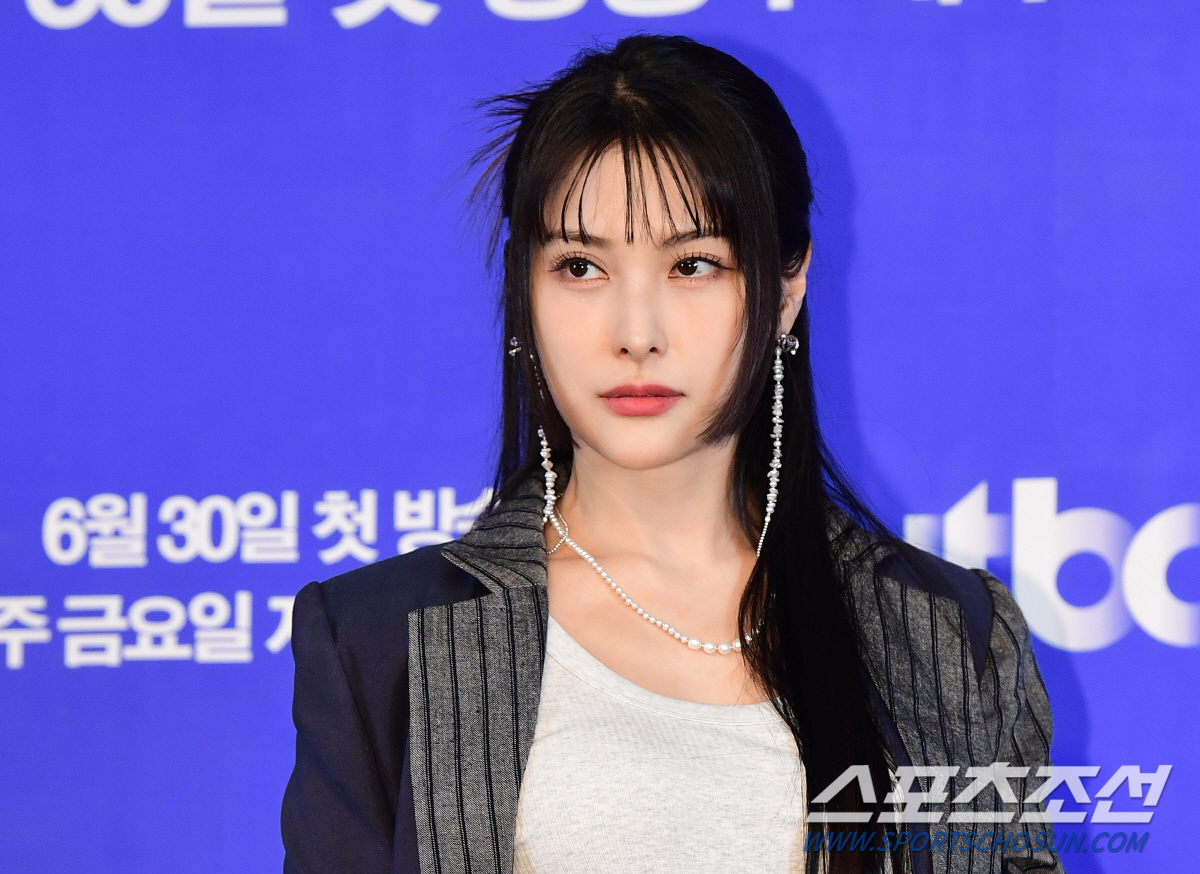 [SC현장] "방목형·야생마"..최수영→박규리 '알유넥스트'로 만드는 '…