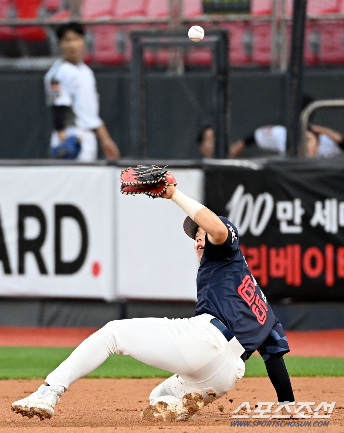 "훈이 복귀해도 현재 롯데의 주전 1루수는…" 오재일과 분할화면, 깜짝 …