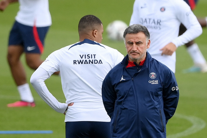 전 직장 동료의 '내부고발'에 무너진 PSG 감독…인종차별 등 혐의로 재…
