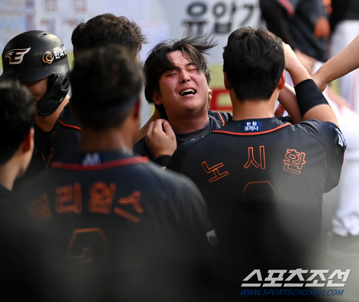 뒤늦게 터진 마수걸이 홈런에 만감 교차한 아기 독수리, 늦었지만 다행이다…