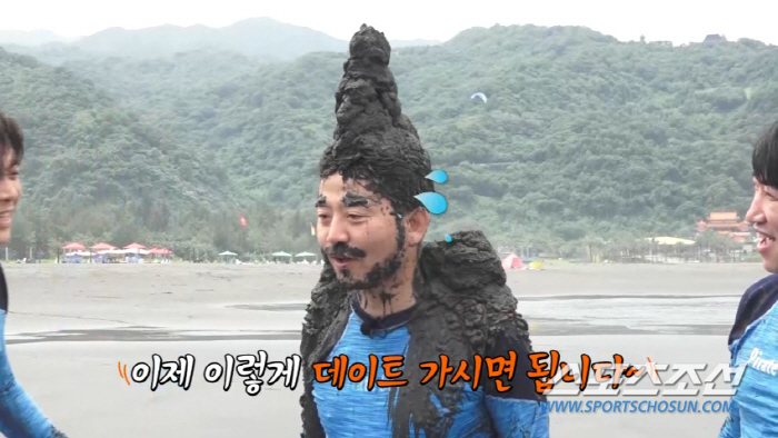 '김지민♥'김준호, "여친이 자꾸 새치 있다고 놀린다"…최만수로 깜짝 변…