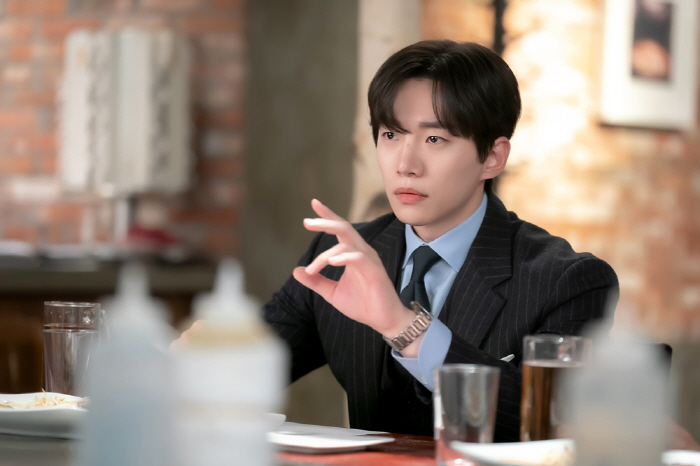 '킹더랜드' 임윤아, 재벌 3세 이준호에게 신세계 열어준다