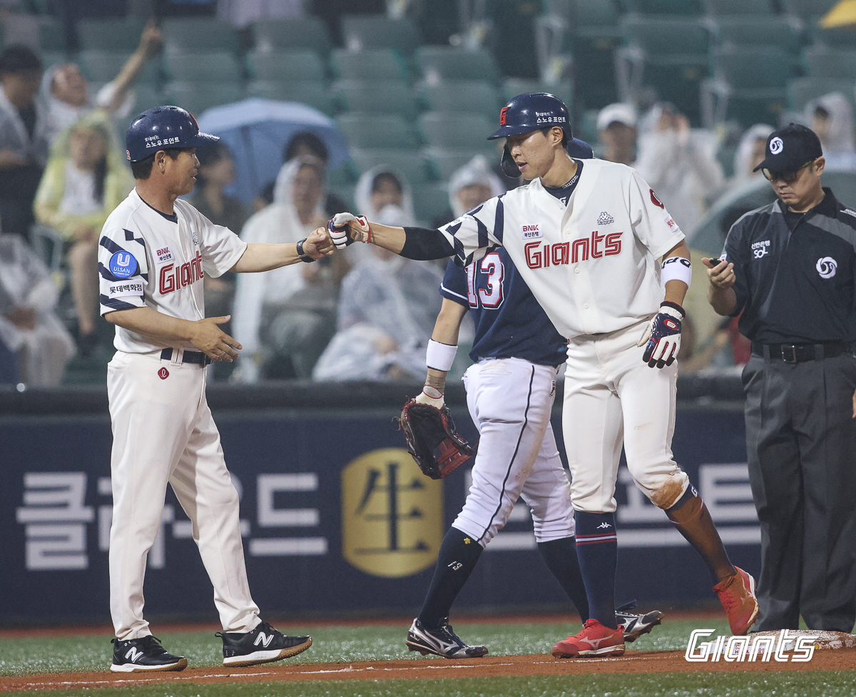 "롯데행, 마지막 도전이었는데…" 어느덧 팀내 WAR 3위→알토란 슈퍼백…