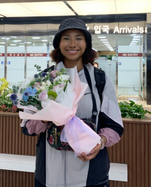 '24세 고무공 탄력' 흥국생명, 亞쿼터 레이나 입국 
