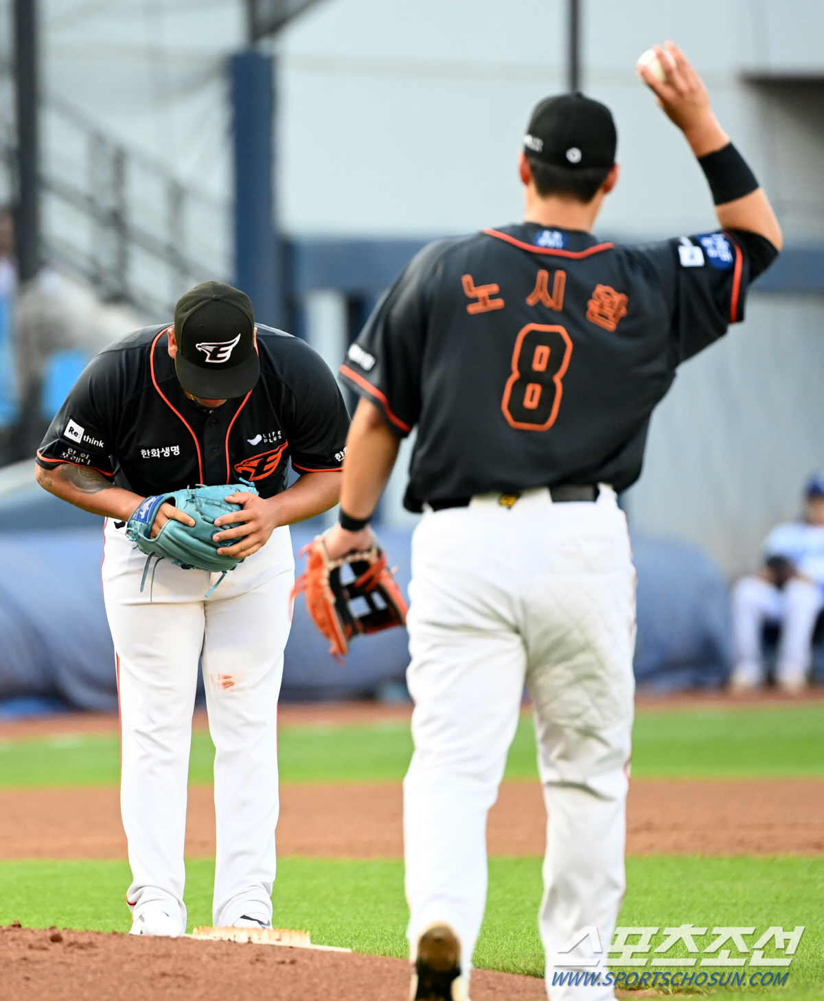 문동주의 집요한 하트시그널...산체스는 이미 포섭, 윌리엄스도 고민 중 …