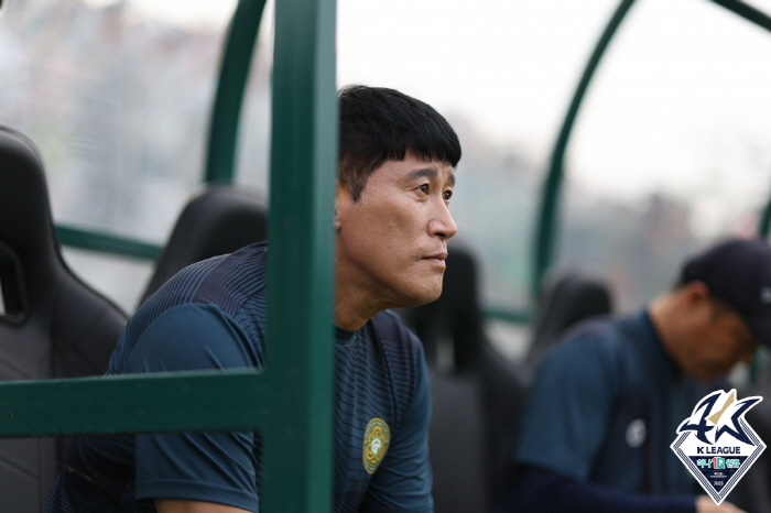 [현장라인업] 4경기 무승 탈출 노리는 김포 루이스-손석용 투톱 라인업 …