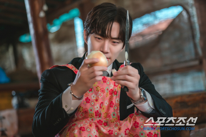 '킹더랜드' 이준호, 김영옥 만나 '예비 손주 사위 테스트'…구원의 수난…