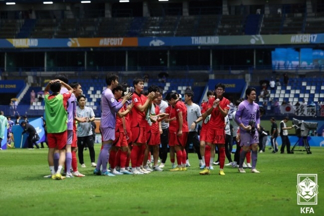 '아쉬운 준우승' 변성환 감독 "경기 운영 미흡, 일본과 리벤지 매치 하…