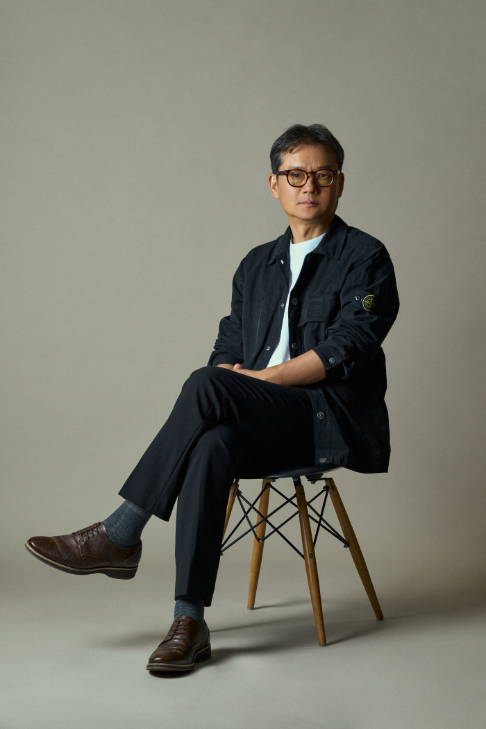 [인터뷰②] '셀러브리티' 김철규 감독 "슈퍼카·명품, 대부분 구매..제…