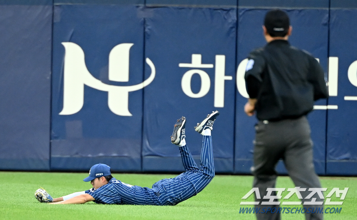 '악몽의 KT전' 이후 16일만 첫 등판, 독기 품은 3년차 중견수의 슈…