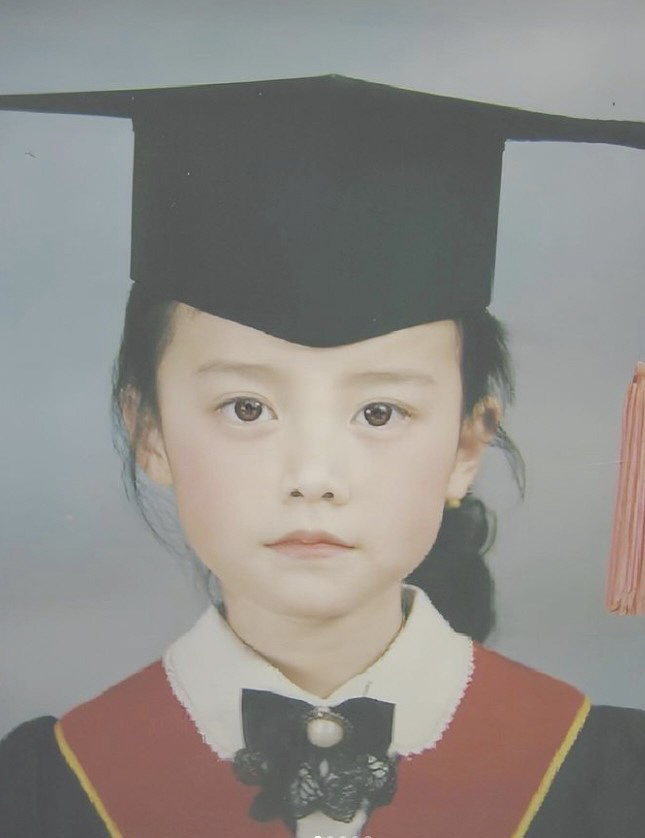 이 아이는 자라서 상위 10% 논란의 아이콘이 됩니다