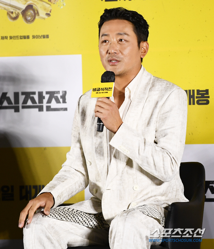 '비공식작전' 하정우 "'터널' 감독 신뢰多, 아이러니한 재미 있어"