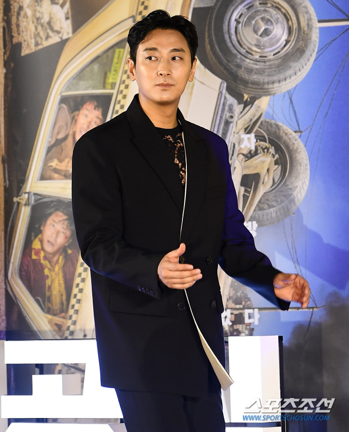 [SC현장] "이 만남, 짜릿해"…'비공식작전' 하정우X주지훈, 쌍천만이…