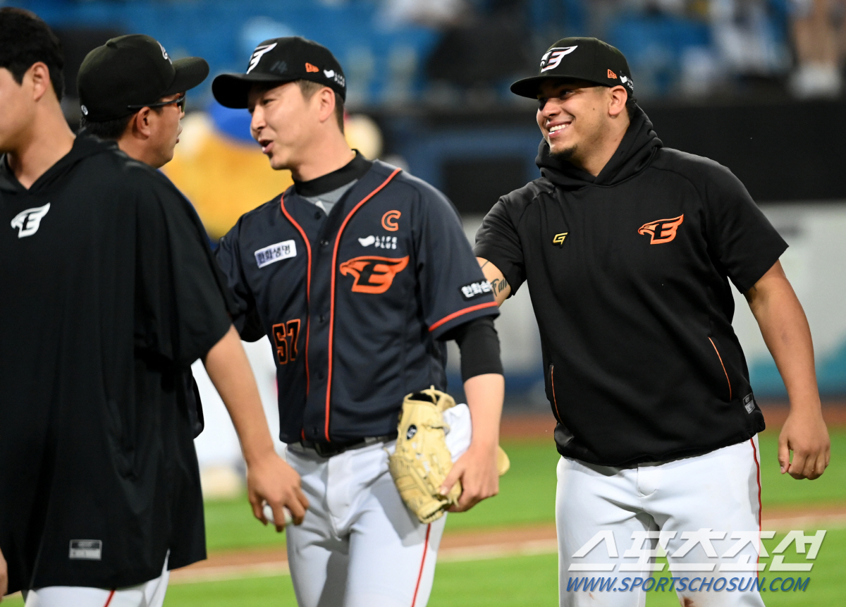 [산체스 인터뷰]여권 빼앗겠다는 얘기듣고 기분 좋았다…'우람이 형'에게 …