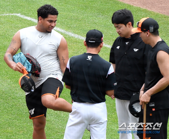 [산체스 인터뷰]여권 빼앗겠다는 얘기듣고 기분 좋았다…'우람이 형'에게 …