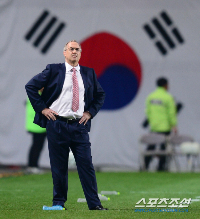 '뮌헨 입단 초읽기' 김민재 알고보면 공격형 센터백, 뮌헨 CB 빌드업 …