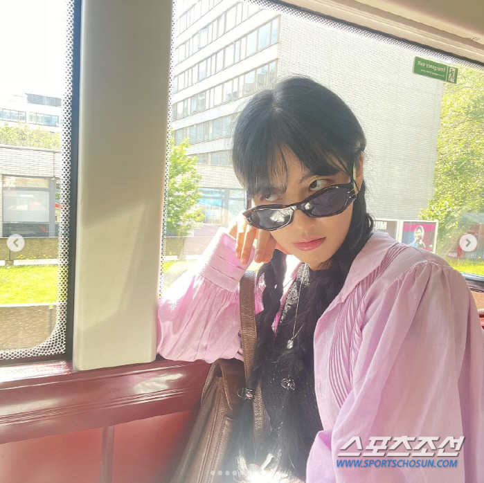 '런던 수지' vs '방콕 신세경', '국민 첫사랑' 미모 대결 승자는?