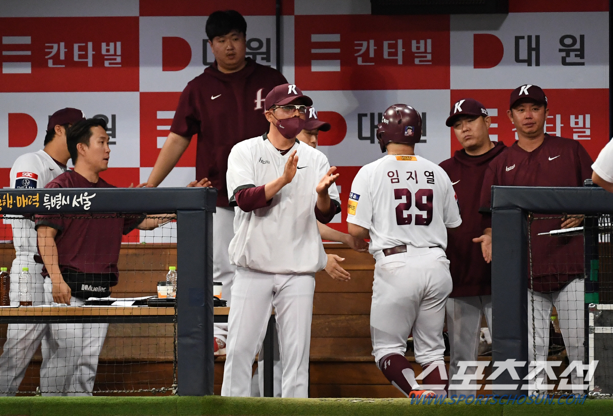 157㎞ 3연승 했지만… 2G 9실점, 최다실점→최다피안타, 리그 최고 …