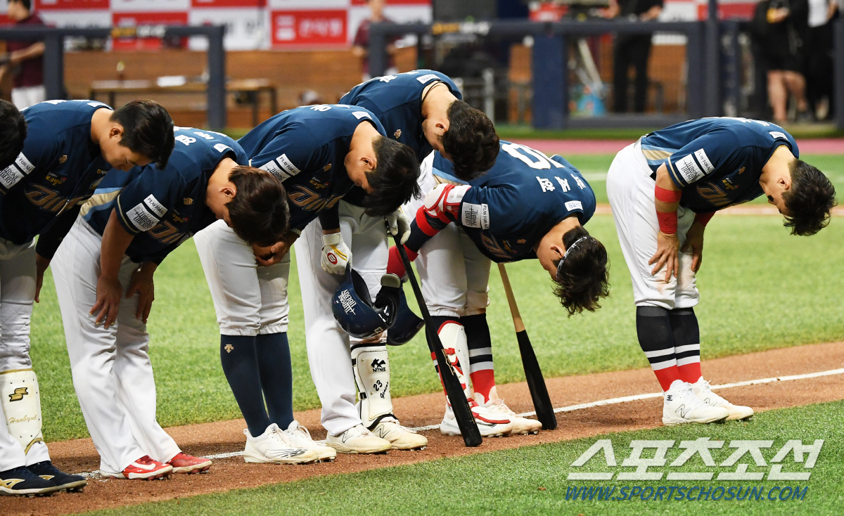 '머리가 지끈' 4연패 빠진 강인권 감독, 원팀 정신 해치면 100억 타…