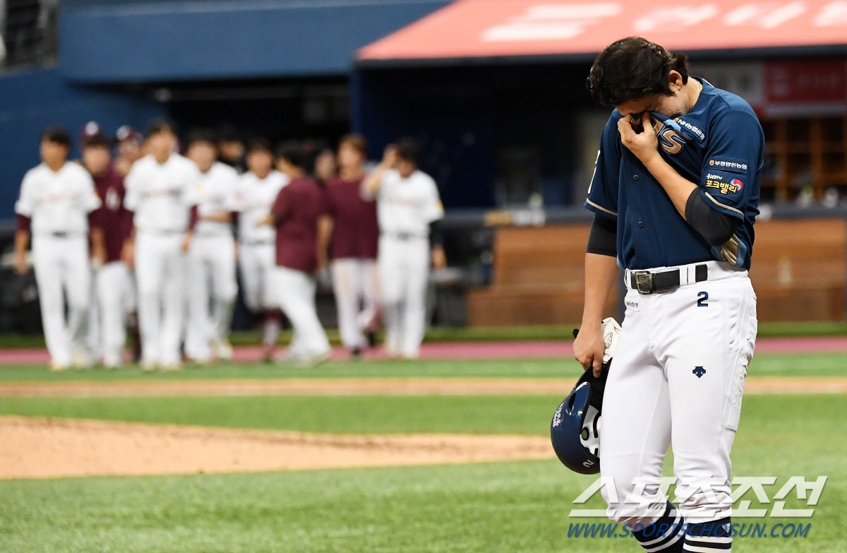 '머리가 지끈' 4연패 빠진 강인권 감독, 원팀 정신 해치면 100억 타…
