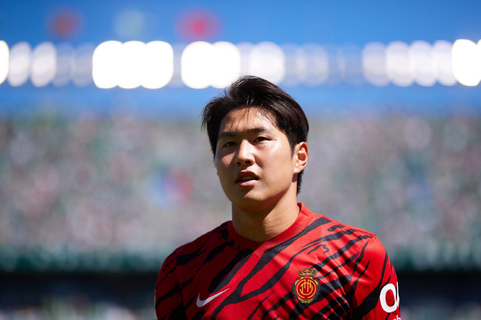 'PSG 오피셜 초읽기' 이강인 '황금알을 낳는 거위'였다, 'FA'로 …