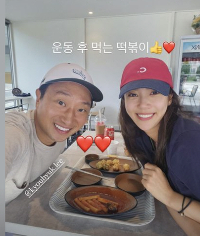 손담비♥이규혁, 사이 좋다 못해 '한 시도 안 떨어지는 부부'