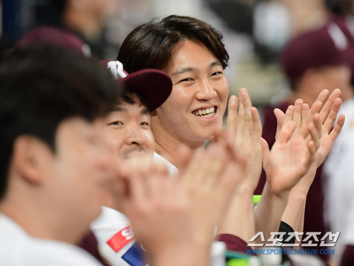 3년을 기다린 장재영의 데뷔 첫 승, 가장 기뻐한 사람은 누구일까? [고…