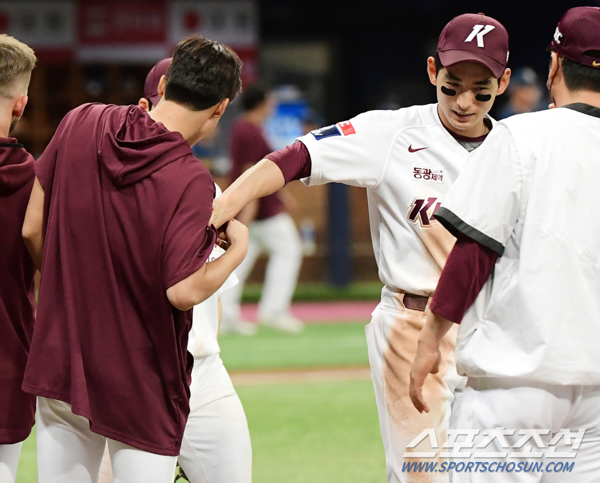 3년을 기다린 장재영의 데뷔 첫 승, 가장 기뻐한 사람은 누구일까? [고…