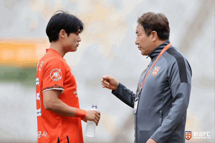 '개막 후 16경 무패+K3리그 선두' 강철 화성FC 감독 "목표는 우승…