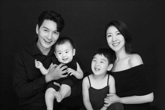 이필모♥서수연, 사랑하면 닮아가나봐…'붕어빵 비주얼' 두 아들 공개