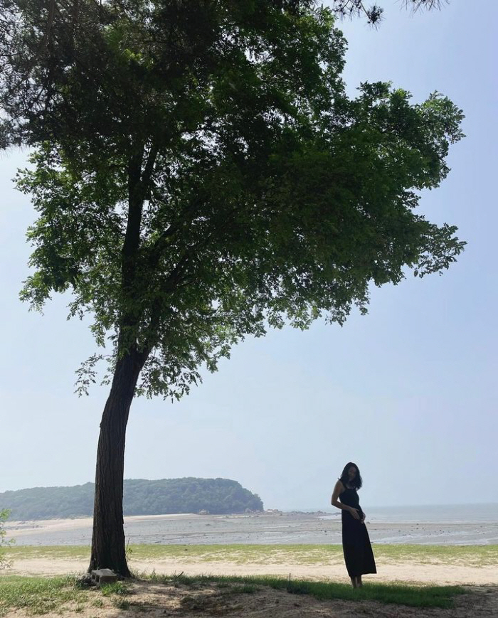'한의사♥'윤진서, 깜짝 임신 발표…결혼 6년 만에 엄마 된다