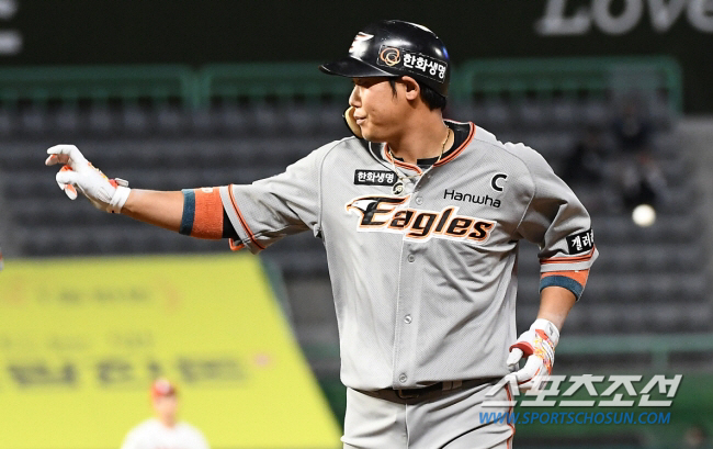 '160㎞+5억팔 슈퍼루키' 김서현, KBO 공식전 데뷔 첫승 신고→하주…