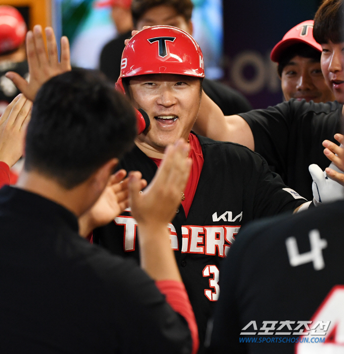 '나성범 뒤 더 무서운 타자' 에이스 김광현 상대 홈런포 두 방...리빙…