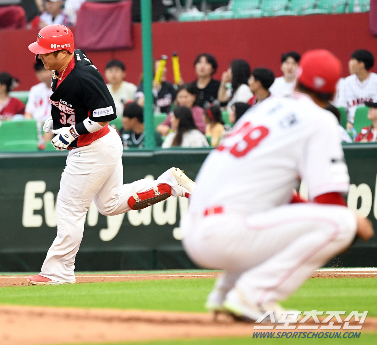 '나성범 뒤 더 무서운 타자' 에이스 김광현 상대 홈런포 두 방...리빙…