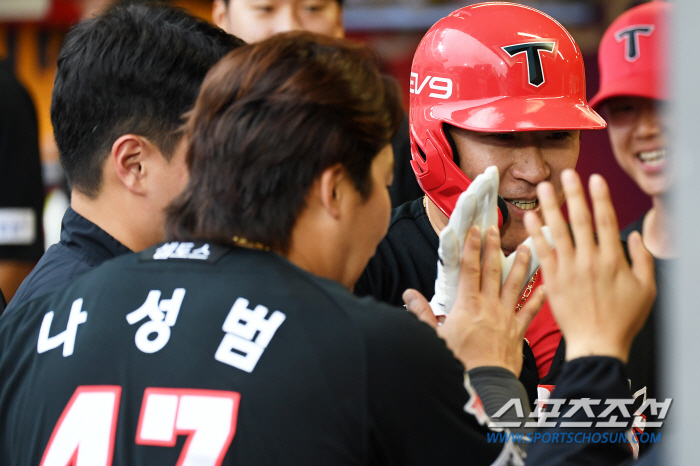 '나성범 뒤 더 무서운 타자' 에이스 김광현 상대 홈런포 두 방...리빙…