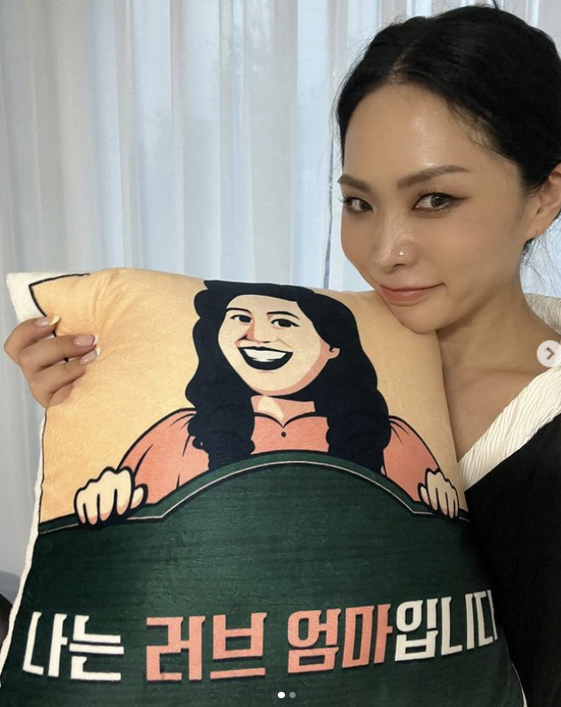 허니제이 '콜 포비아' 극복 의지 "딸과 새 인간관계 통해 단단히 살아낼…