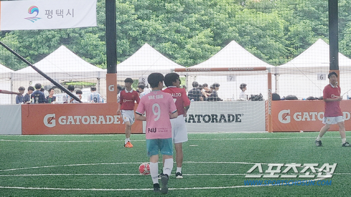 역대급 폭염에 '시원한 풋살'을 즐긴다, 최신식 돔 풋살장 '더피치 평택' 호평 속 화려한 개장
