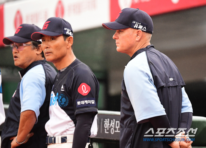 흔들림 역력한데 GO→결승점 헌납→5할 붕괴 위기…1승이 아쉬운 롯데, …
