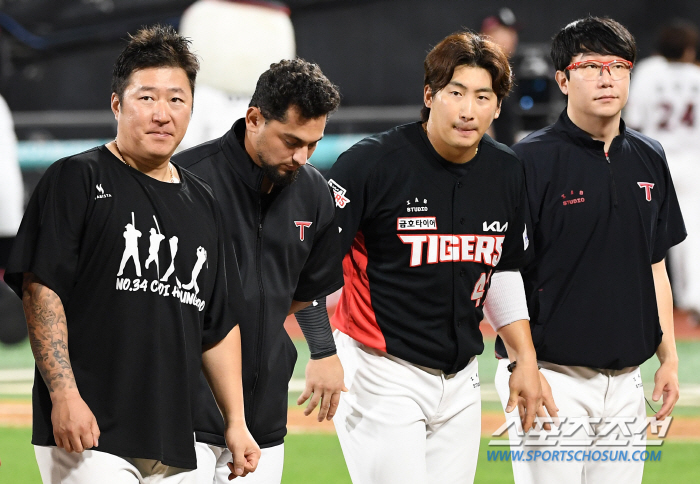 '한 남자가 웃었다' 돌아온 나성범 연타석포+최고참 최형우 결승타...'…