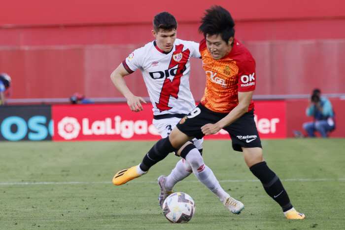 [오피셜]태극기 든 KING 이강인, '프랑스 명가' PSG 공식 입단 …