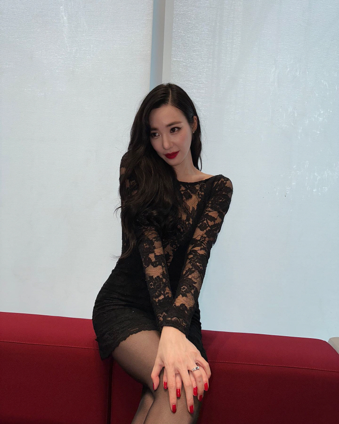 "역시 월드클래스 섹시美"…'韓 록시 하트' 티파니, 오리지널팀과 컬래버…