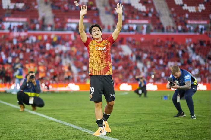 '메시 대체자' KING 이강인 PSG 韓 첫 입성 '가치 증명할 일만 …