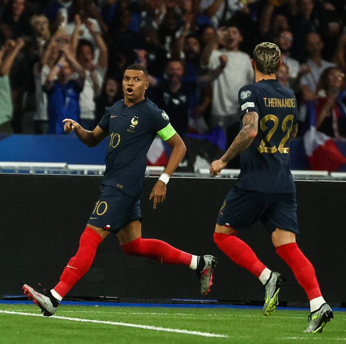 음바페, 이기적인 인터뷰.. PSG 집단 반발! 이강인에게 미칠 영향은