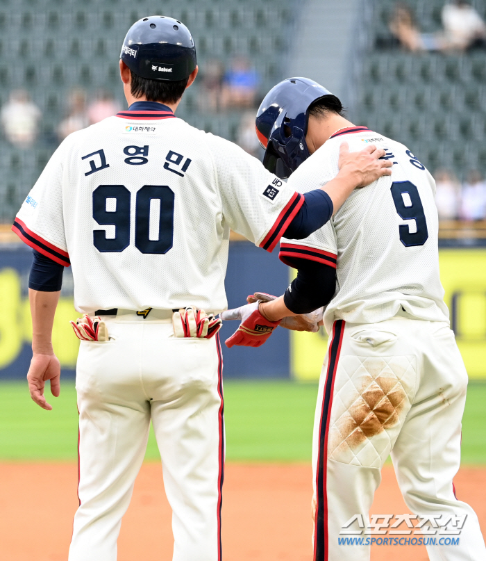 이게 되나? 태그 피한 유연함에 수비진은 당황, 2루타 빠진 사이클링히트…