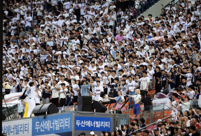 '그때 그 감성' 스며들었다…1851일 만에 '8연승', 선수·팬 '흥'…