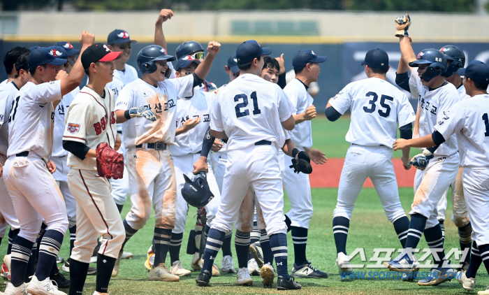 '대이변' 마산고, '이마트배 우승' 덕수고에 7회 콜드게임 승리 [청룡기]